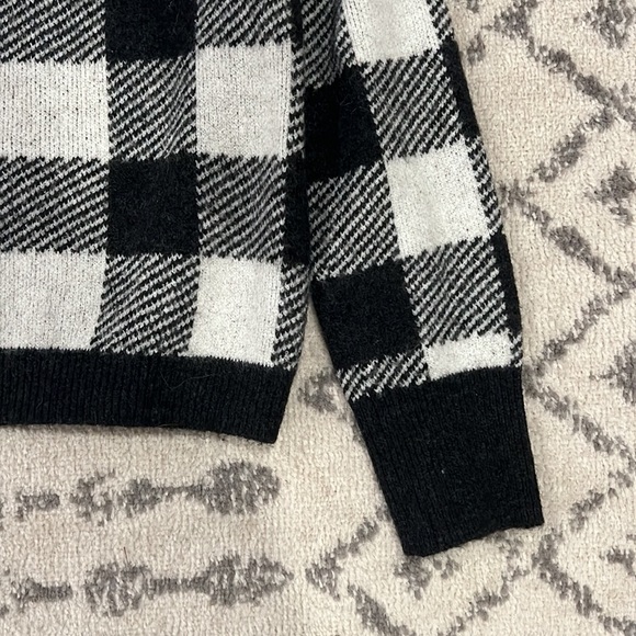 H&M - Sweater (Black and White) - Picture 5 of 6